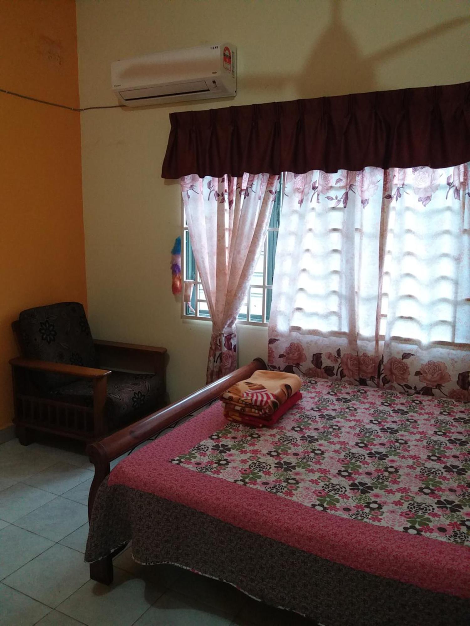 Dhia Irdina Homestay Paya Rewak Exteriör bild