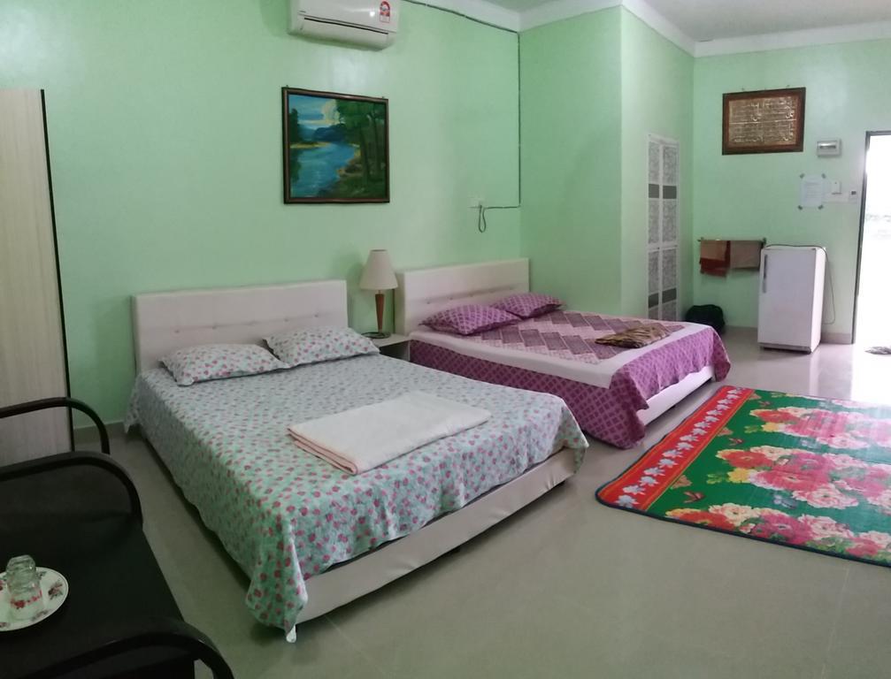 Dhia Irdina Homestay Paya Rewak Exteriör bild