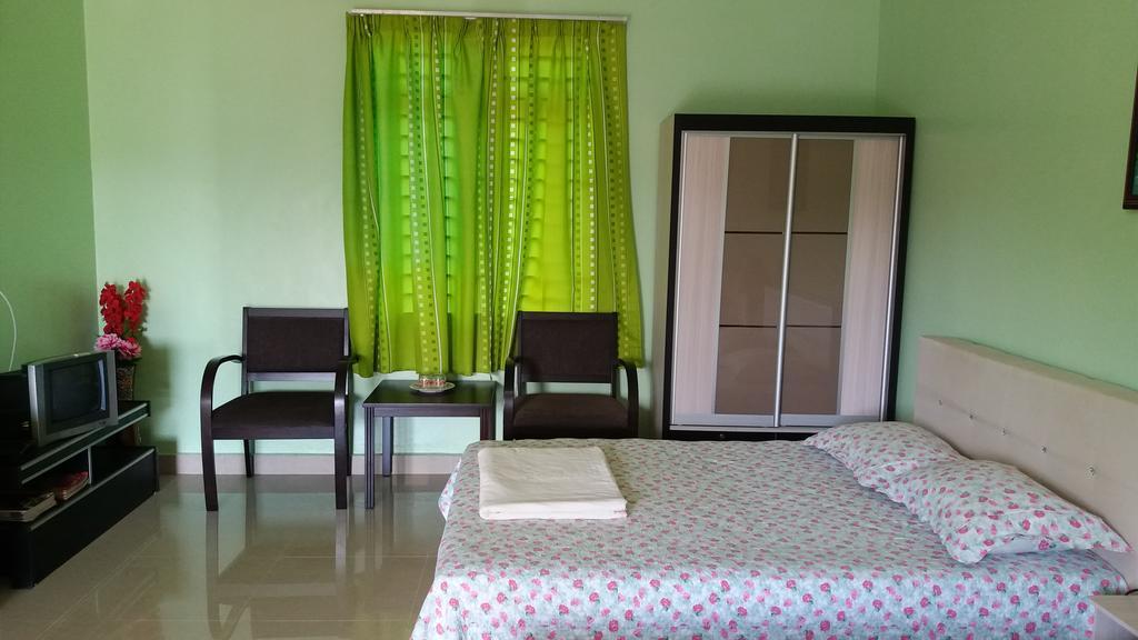 Dhia Irdina Homestay Paya Rewak Exteriör bild