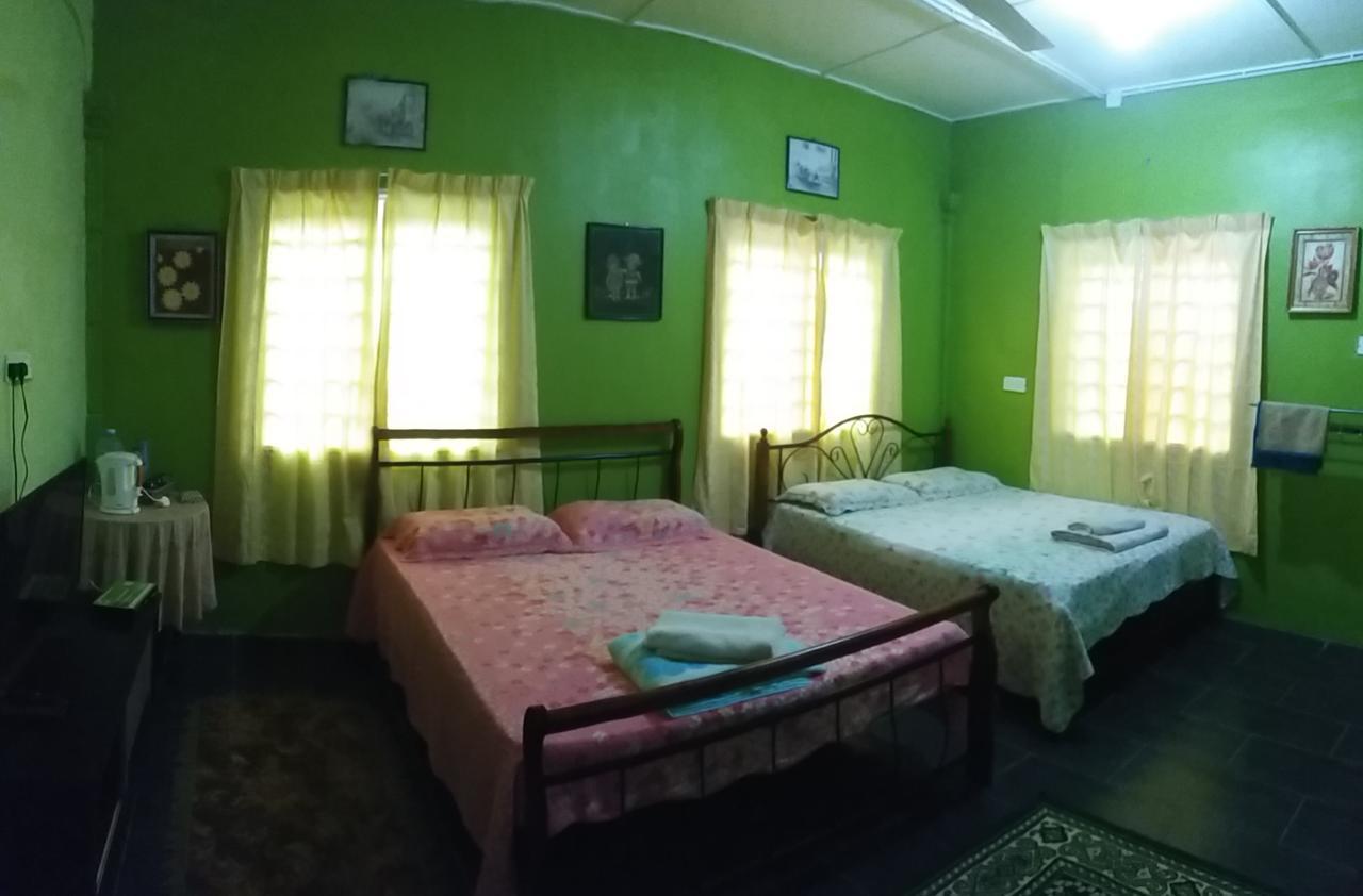 Dhia Irdina Homestay Paya Rewak Exteriör bild