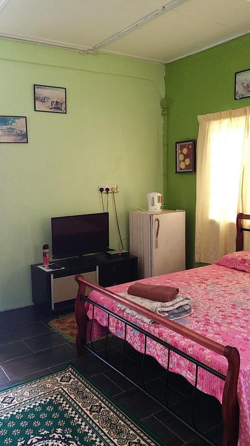 Dhia Irdina Homestay Paya Rewak Exteriör bild