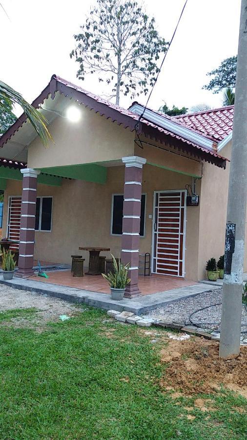 Dhia Irdina Homestay Paya Rewak Exteriör bild